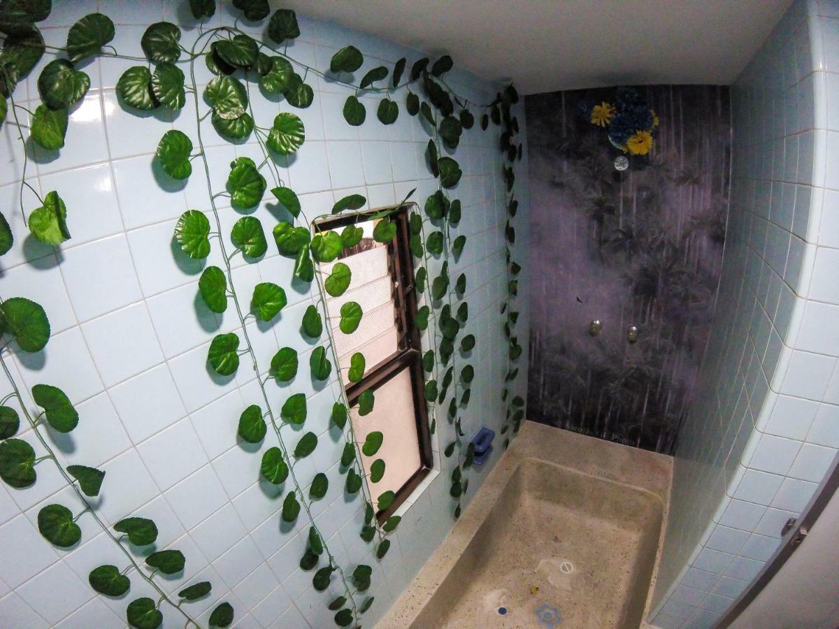 La Otra Mitad Hostel Armenia  Exteriör bild