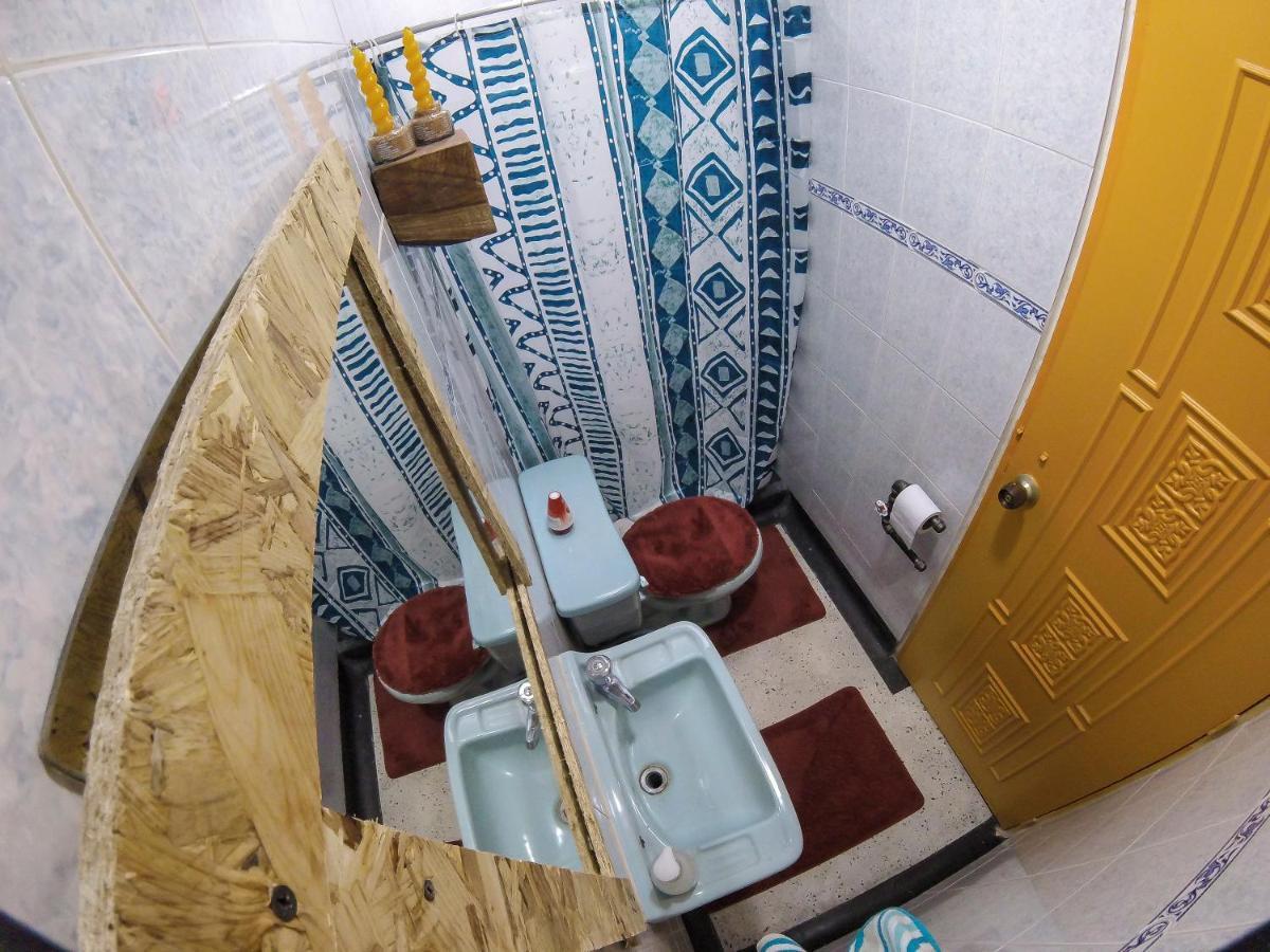 La Otra Mitad Hostel Armenia  Exteriör bild